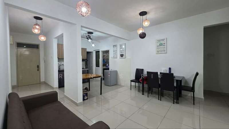 Kondominium untuk Disewa di Atmosfera Kondominium - Reena Sarif - Living Room - PropertyGuru.com.my