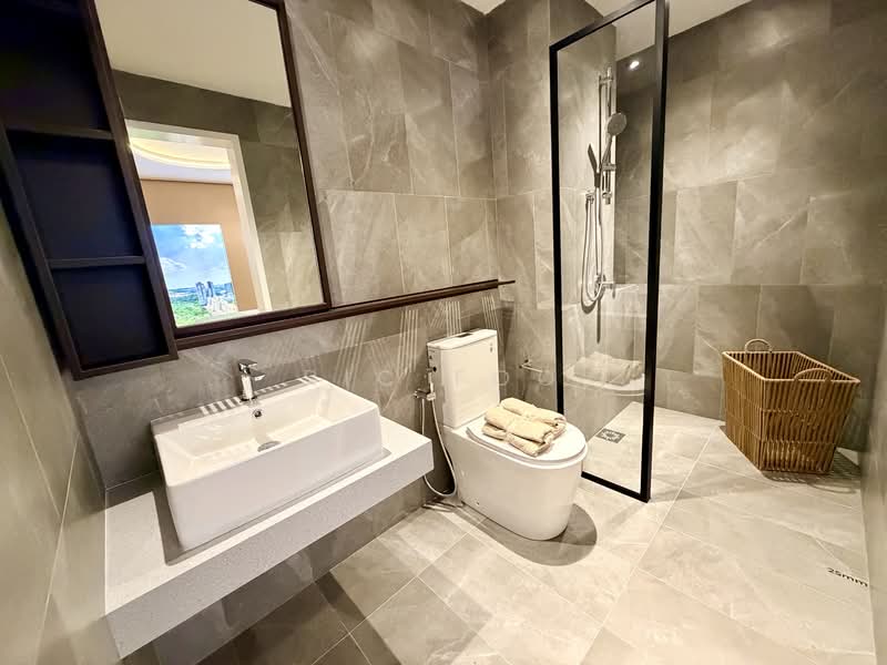 Servis Apartment untuk Dijual di The Queenwoodz @ Bukit Jalil - Ric Foo - Stylish Modern Bathroom - PropertyGuru.com.my