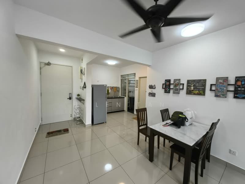 Servis Apartment untuk Dijual di D'Putra Suites - Helen Tan - Living Room - PropertyGuru.com.my