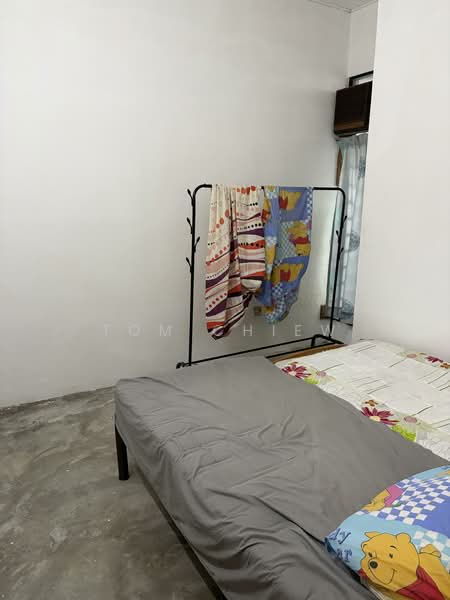 1-storey Terraced House for Rent in Taman Johor Jaya (Johor Bahru) - Tom Chiew - Bedroom - PropertyGuru.com.my