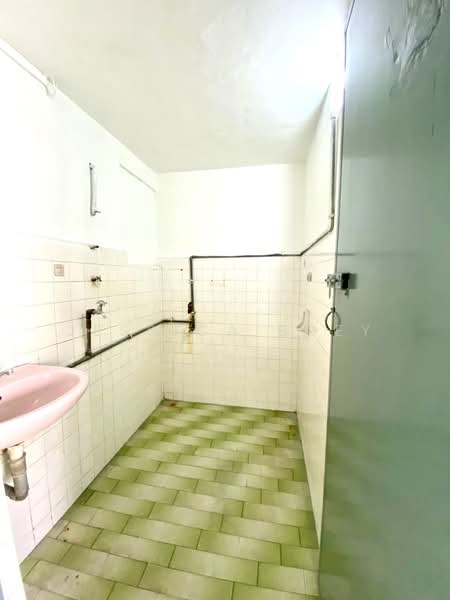 Rumah Teres 1 Tingkat untuk Dijual di Skudai (Johor) - Jessica Boey - Bathroom - PropertyGuru.com.my