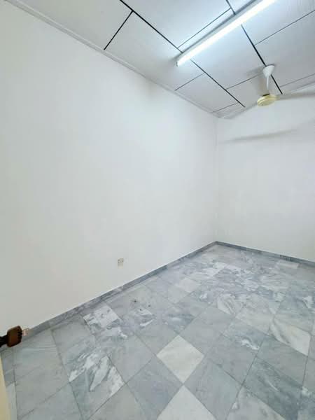 1-storey Terraced House for Sale in Taman Daya (Johor Bahru) - Chuan Liang - Bedroom  - PropertyGuru.com.my