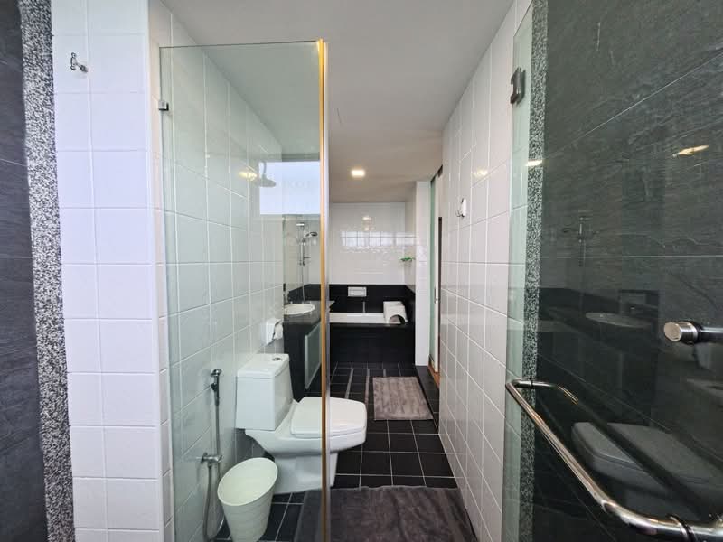 Condominium for Rent at The Plaza Condominium - KH LEE - Bathroom - PropertyGuru.com.my