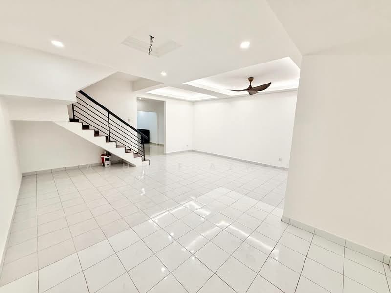 2-storey Terraced House for Sale in Beranang (Selangor) - Ashraf Azwan - Living Room - PropertyGuru.com.my