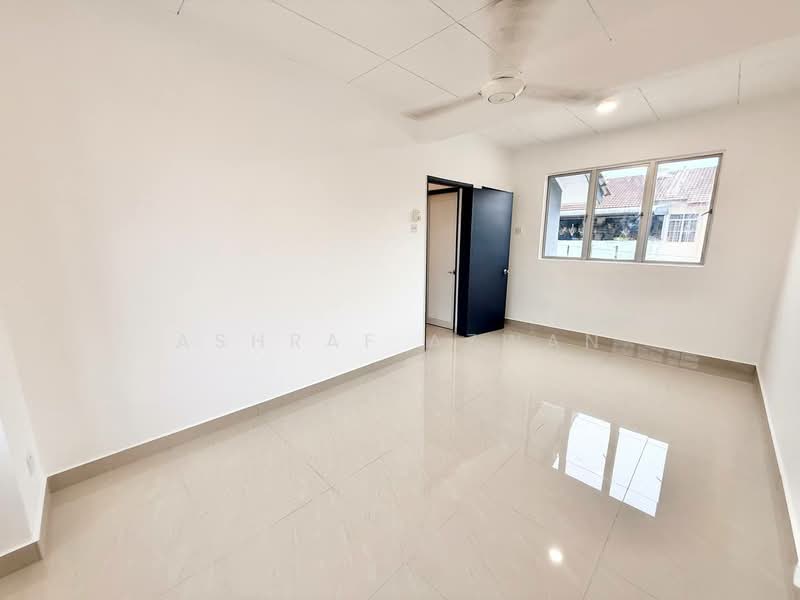 2-storey Terraced House for Sale in Beranang (Selangor) - Ashraf Azwan - Interior - PropertyGuru.com.my