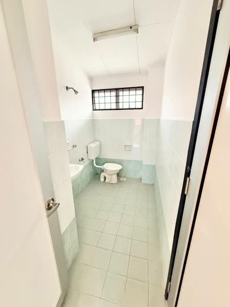 2-storey Terraced House for Sale in Beranang (Selangor) - Ashraf Azwan - Bathroom - PropertyGuru.com.my
