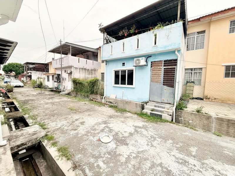 2-storey Terraced House for Sale in Beranang (Selangor) - Ashraf Azwan - Exterior - PropertyGuru.com.my