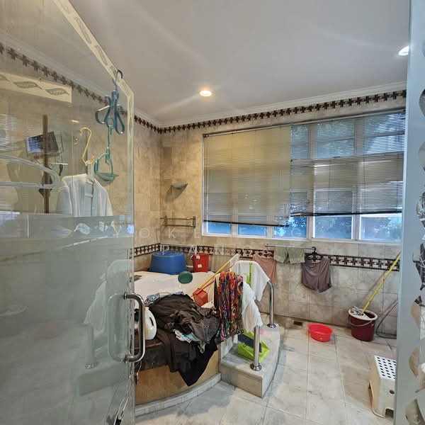 Bungalow for Sale in Petaling Jaya (Selangor) - Yoke Eng Pang - Bathroom - PropertyGuru.com.my