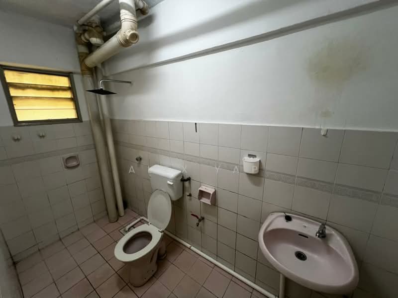 Pangsapuri untuk Disewa di Vantage Point (Menang Ria) - Alex Yap - Bathroom - PropertyGuru.com.my