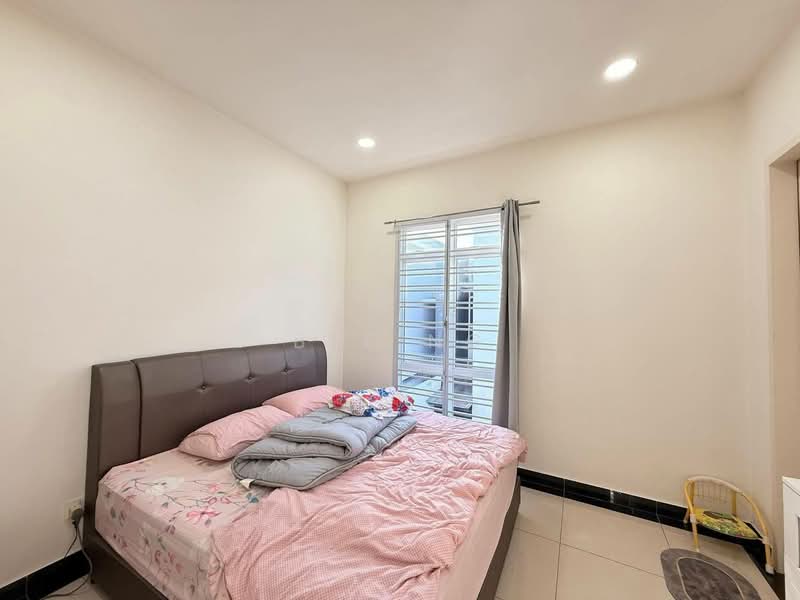 Cluster House for Sale in Setia Tropika (Johor Bahru) - Bee Ng - Bedroom - PropertyGuru.com.my