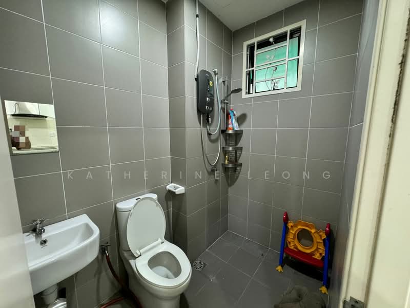 Rumah Teres 2 Tingkat untuk Disewa di Rawang (Selangor) - Katherine Leong - Bathroom - PropertyGuru.com.my