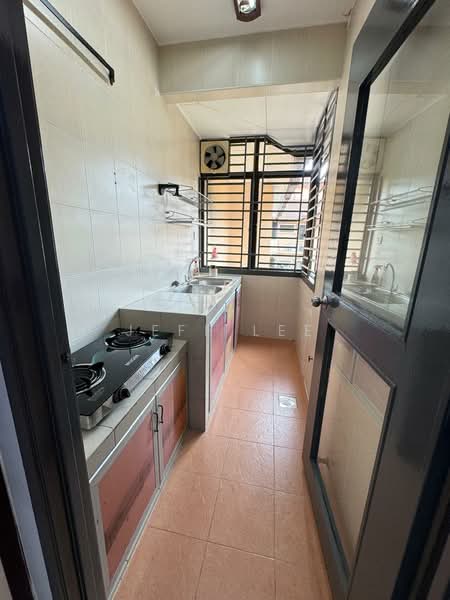 Apartment for Sale at Larkin Residence - Jeff Lee - Kitchen - PropertyGuru.com.my
