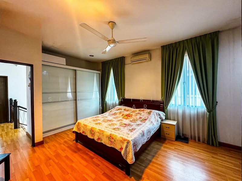 Bungalow for Sale in Klang (Selangor) - SITI KHAIRIYAH JAAFAR - Bedroom - PropertyGuru.com.my