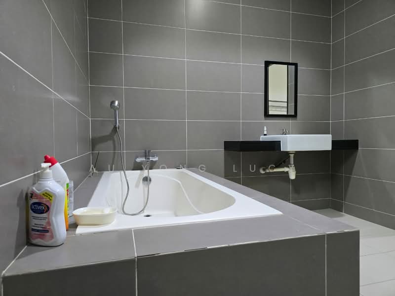 Cluster House for Rent in Senibong (Permas Jaya) - Au Yong Lucy - Bathroom - PropertyGuru.com.my