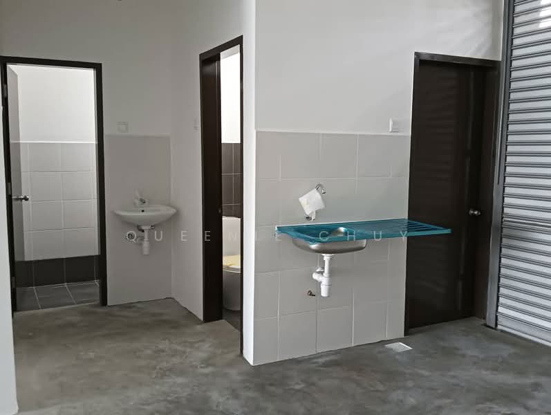 Shop for Rent in Masai (Johor) - Queenie Chuy - Bathroom - PropertyGuru.com.my