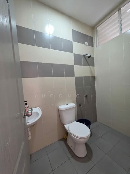 2-storey Terraced House for Sale in Taman Putri Kulai (Kulai) - Yucong . - Bathroom - PropertyGuru.com.my