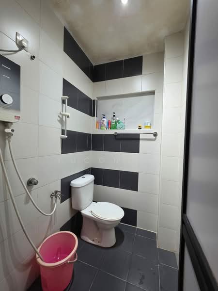 2-storey Terraced House for Sale in Taman Putri Kulai (Kulai) - Yucong . - Bathroom - PropertyGuru.com.my