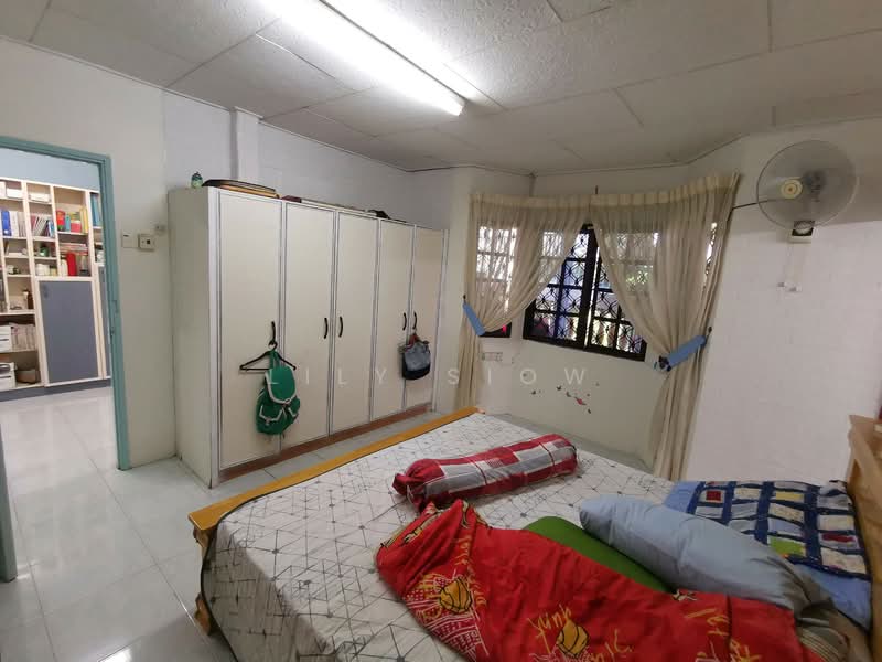 Rumah Teres 1 Tingkat untuk Dijual di Serdang Raya (Seri Kembangan) - Lily Siow - Bedroom - PropertyGuru.com.my