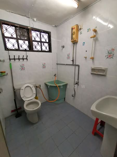 Rumah Teres 1 Tingkat untuk Dijual di Serdang Raya (Seri Kembangan) - Lily Siow - Bathroom - PropertyGuru.com.my