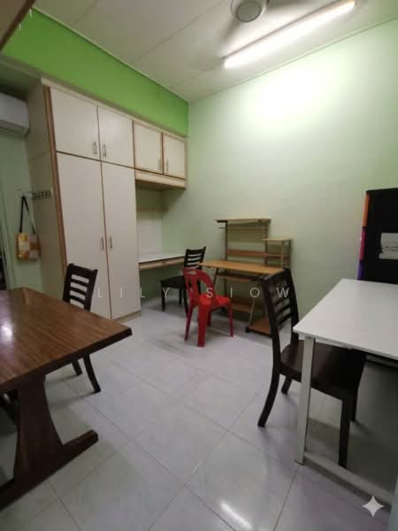 Rumah Teres 1 Tingkat untuk Dijual di Serdang Raya (Seri Kembangan) - Lily Siow - Room - PropertyGuru.com.my