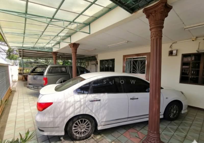 Rumah Teres 1 Tingkat untuk Dijual di Serdang Raya (Seri Kembangan) - Lily Siow - Car Park - PropertyGuru.com.my