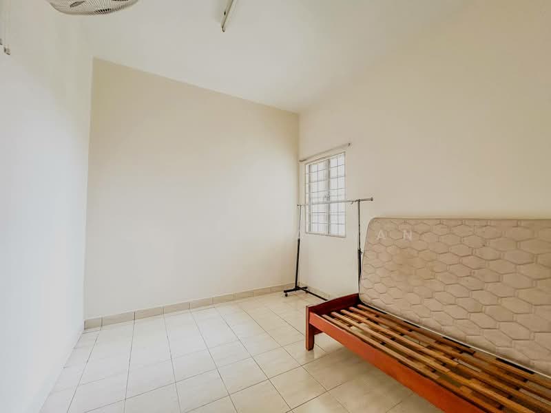 Condominium for Sale at Kristal View - Ashraf Azwan - Bedroom - PropertyGuru.com.my