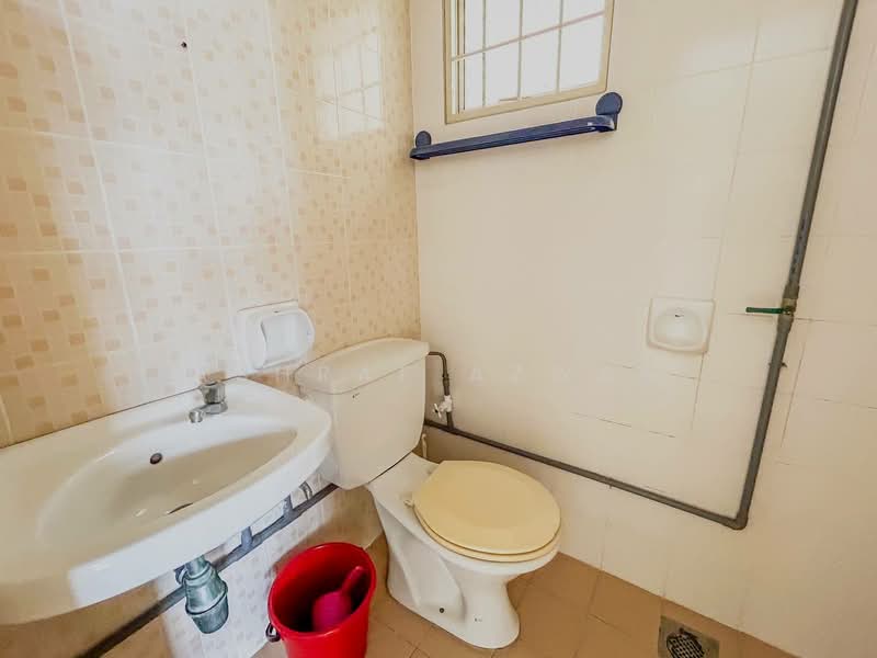 Condominium for Sale at Kristal View - Ashraf Azwan - Bathroom - PropertyGuru.com.my