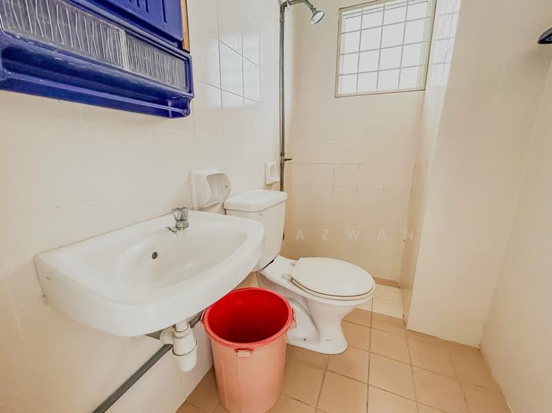Condominium for Sale at Kristal View - Ashraf Azwan - Bathroom - PropertyGuru.com.my