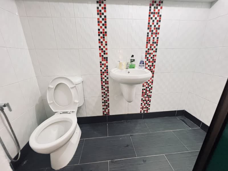 Pejabat untuk Disewa di Subang Jaya (Selangor) - Amelie Tan - Bathroom - PropertyGuru.com.my