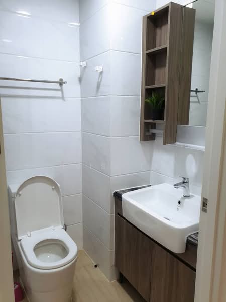 Service Residence for Rent at Country Garden Central Park - Alviss Tay - Bathroom - PropertyGuru.com.my