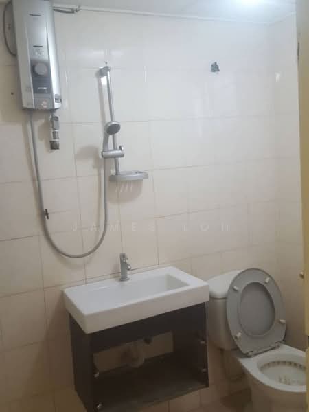 Pangsapuri untuk Dijual di Subang Perdana Goodyear Court 8 - James Loh - Bathroom - PropertyGuru.com.my