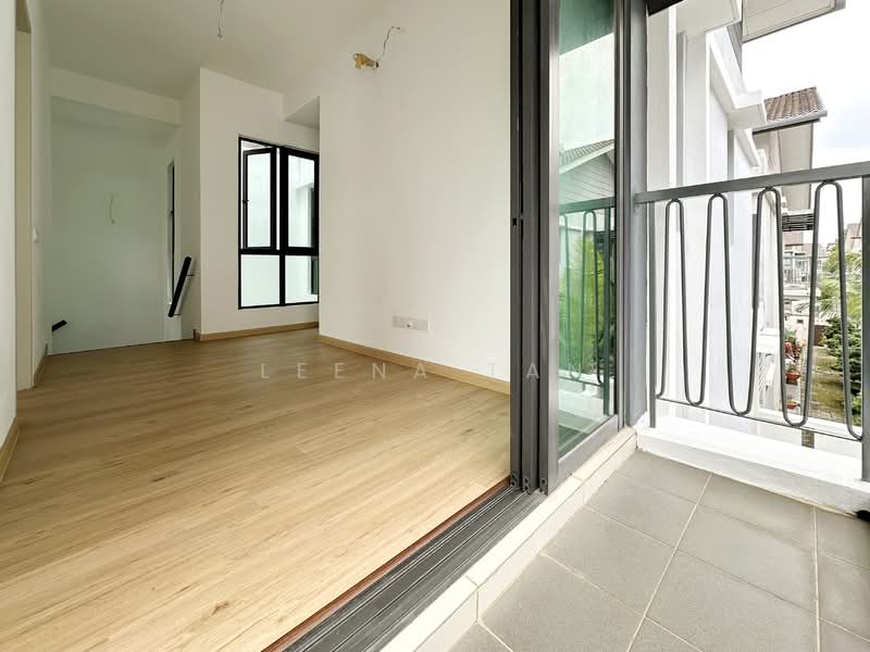 Semi-Detached House for Sale in Bandar Rimbayu (Telok Panglima Garang) - Leena Tan - Balcony - PropertyGuru.com.my