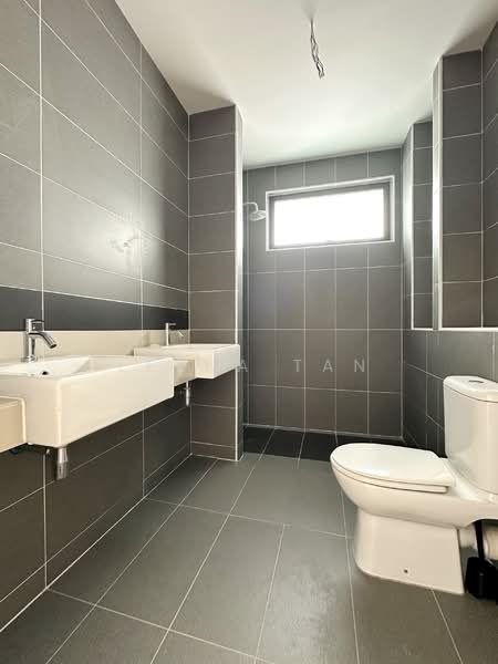 Semi-Detached House for Sale in Bandar Rimbayu (Telok Panglima Garang) - Leena Tan - Bathroom - PropertyGuru.com.my