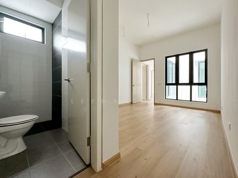 Semi-Detached House for Sale in Bandar Rimbayu (Telok Panglima Garang) - Leena Tan - Bathroom - PropertyGuru.com.my