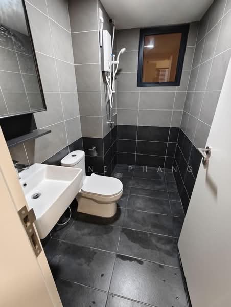 Servis Apartment untuk Disewa di D'Clover Residences - Regene Phang - Bathroom - PropertyGuru.com.my