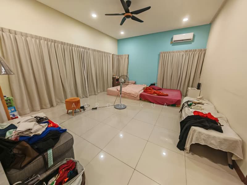 Semi-Detached House for Sale in Seri Kembangan (Selangor) - Aaron Kua - Bedroom - PropertyGuru.com.my