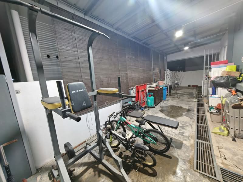 Semi-Detached House for Sale in Seri Kembangan (Selangor) - Aaron Kua - Exterior - PropertyGuru.com.my