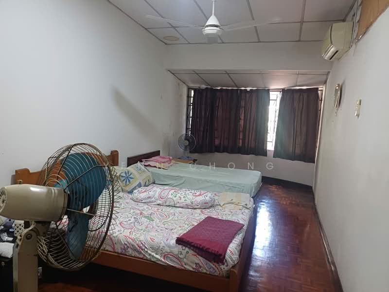 2-storey Terraced House for Sale in Taman Seputeh (Seputeh) - Yenn Chong - Bedroom - PropertyGuru.com.my