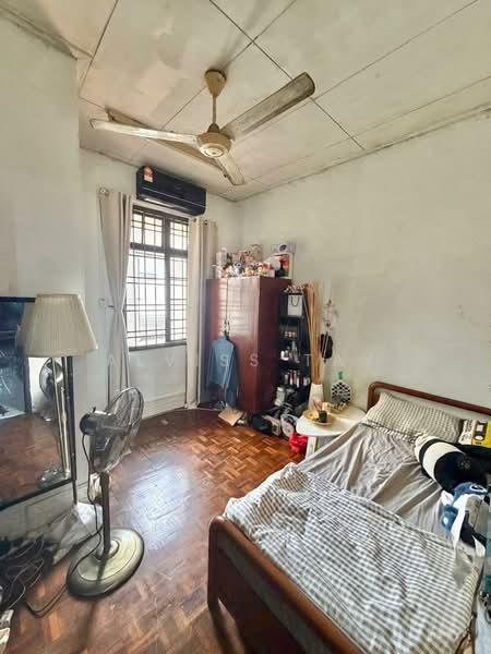 Rumah Teres 2 Tingkat untuk Dijual di Taman Desa Tebrau (Tebrau) - Alviss Tay - Bedroom - PropertyGuru.com.my