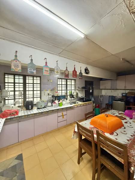 Rumah Teres 2 Tingkat untuk Dijual di Taman Desa Tebrau (Tebrau) - Alviss Tay - Kitchen - PropertyGuru.com.my