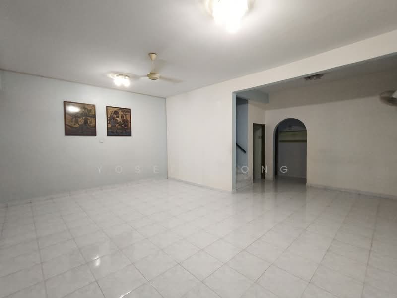 Rumah Teres 2.5 Tingkat untuk Dijual di Taman Pulai Utama (Skudai) - Yosef Chong - Living Room - PropertyGuru.com.my