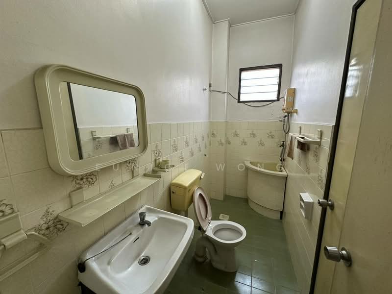 2-storey Terraced House for Sale in Sri Petaling (Kuala Lumpur) - Eunice Wong - Bathroom - PropertyGuru.com.my