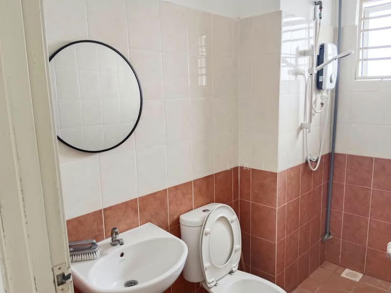 Condominium for Rent at Pearl Avenue - Eiffel Lai - Bathroom - PropertyGuru.com.my