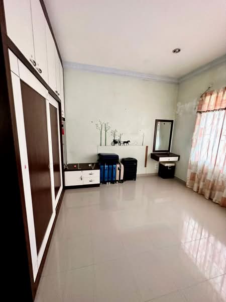 2-storey Terraced House for Sale in Taman Pelangi (Johor Bahru) - Calvin Lee - Bedroom - PropertyGuru.com.my