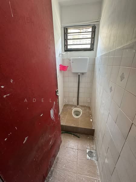 Kilang untuk Disewa di Taman Tan Sri Yaacob (Johor Bahru) - Adeline Soh - Bathroom - PropertyGuru.com.my