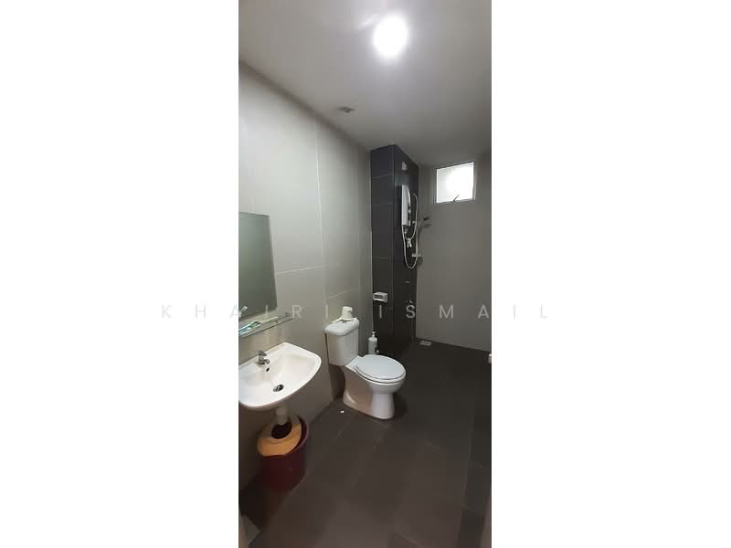 Apartment for Sale at East Bay (Seri Bayan) - Khairi Ismail - Bathroom - PropertyGuru.com.my