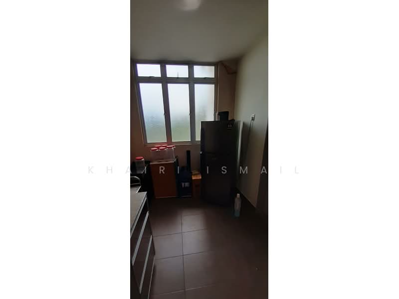 Apartment for Sale at East Bay (Seri Bayan) - Khairi Ismail - Kitchen - PropertyGuru.com.my
