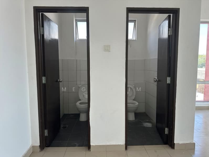 Factory for Rent in Nilai (Negeri Sembilan) - Megan Lim - Bathroom - PropertyGuru.com.my