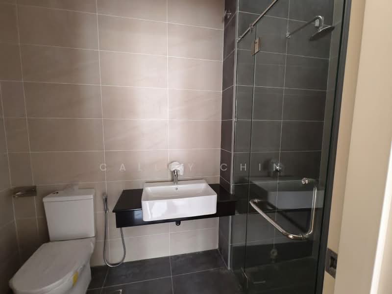 Semi-Detached House for Sale in Taman Sutera Utama (Skudai) - Calley Chin - Bathroom - PropertyGuru.com.my