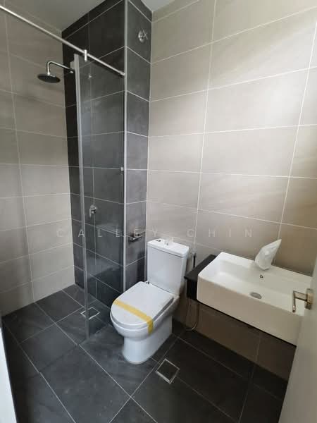 Semi-Detached House for Sale in Taman Sutera Utama (Skudai) - Calley Chin - Bathroom - PropertyGuru.com.my